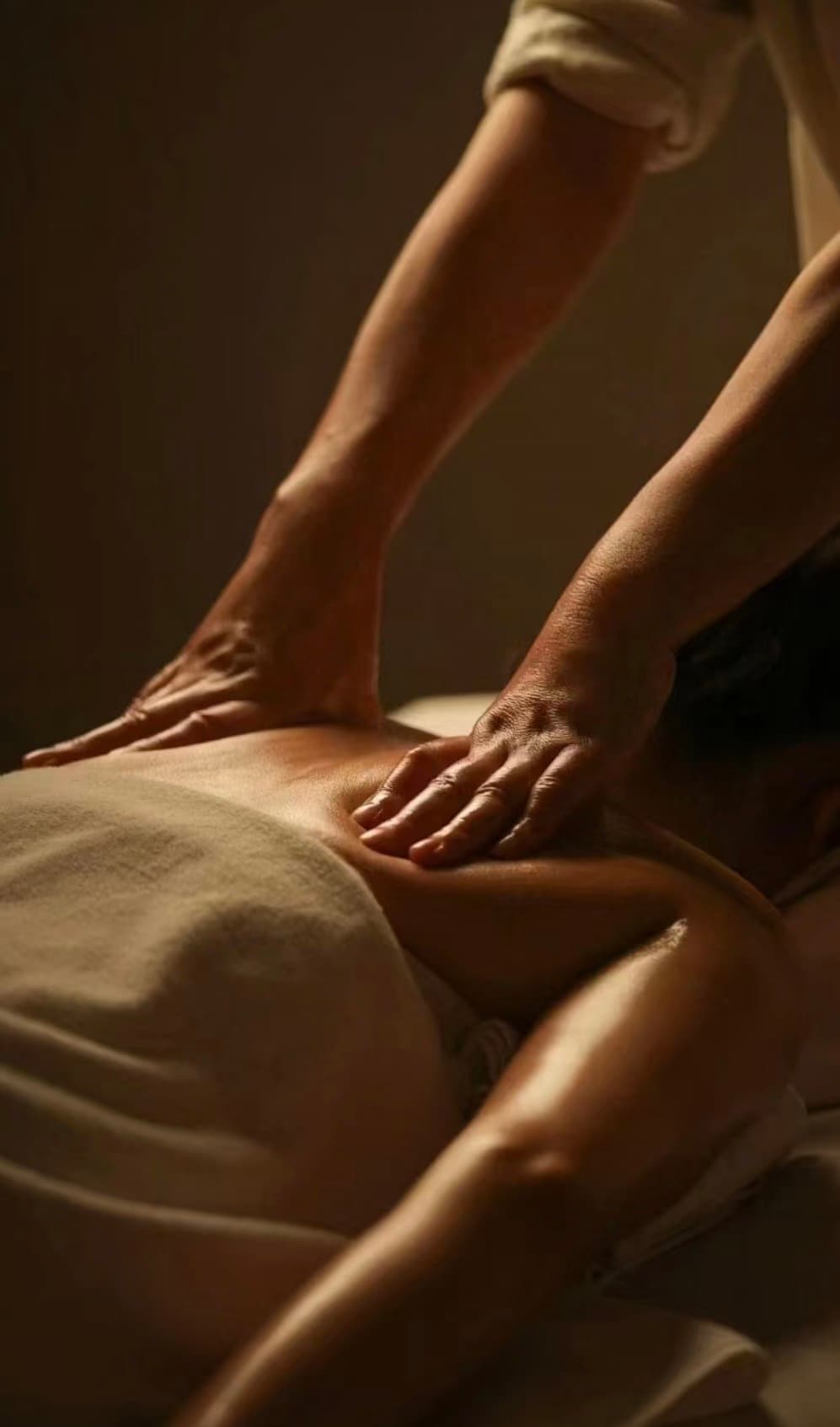 Treatments and interior at Havenly Wellness & Head Spa